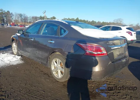 2013 Nissan Altima 2.5 Sv z USA, uszkodzony, nr VIN 1N4AL3AP0DC217857